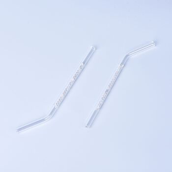 Glas Trinkhalme, gef&uuml;llt mit Edelsteinen, Quarz