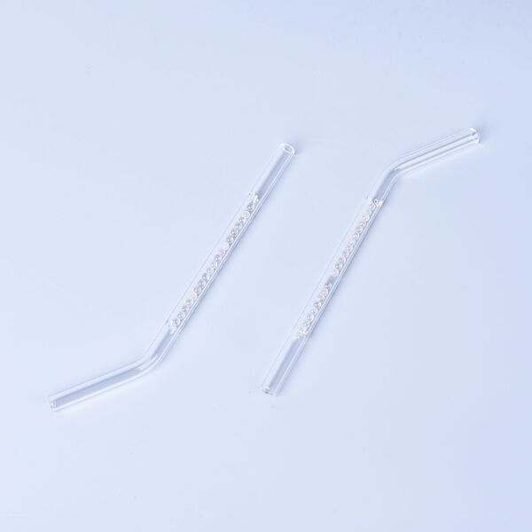 Glas Trinkhalme, gef&uuml;llt mit Edelsteinen, Quarz