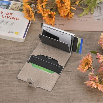 Kompakter Kartenhalter mit RFID-Schutz, beige