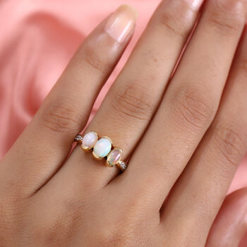 Nat&uuml;rlicher &Auml;thiopischer Opal und Zirkon 3 Stein Ring 925 Silber vergoldet  ca. 1,21 ct