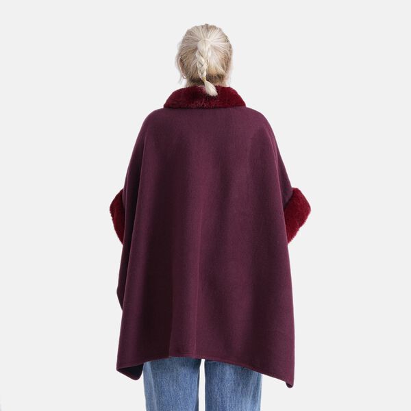 LA MAREY - Signature Kunstfell-Poncho mit Pl&uuml;schkragen und Umschlag&auml;rmeln, Einheitsgr&ouml;&szlig;e, Bordeauxrot image number 2