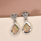 Natürliche, äthiopische Opal und Zirkon-Ohrhänger in Silber image number 1