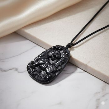 Majest&auml;tischer W&auml;chter - Schwarzer Jadeit- Tiger, Halskette Flexibles cm ca. 110.00 ct