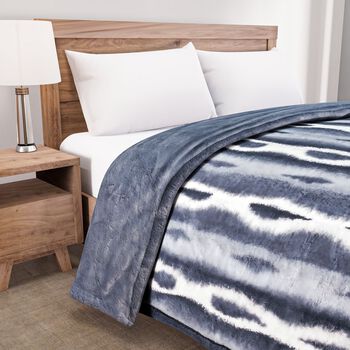 Kuschelige Winterdecke,  2,0 x 2,3 m, Grau