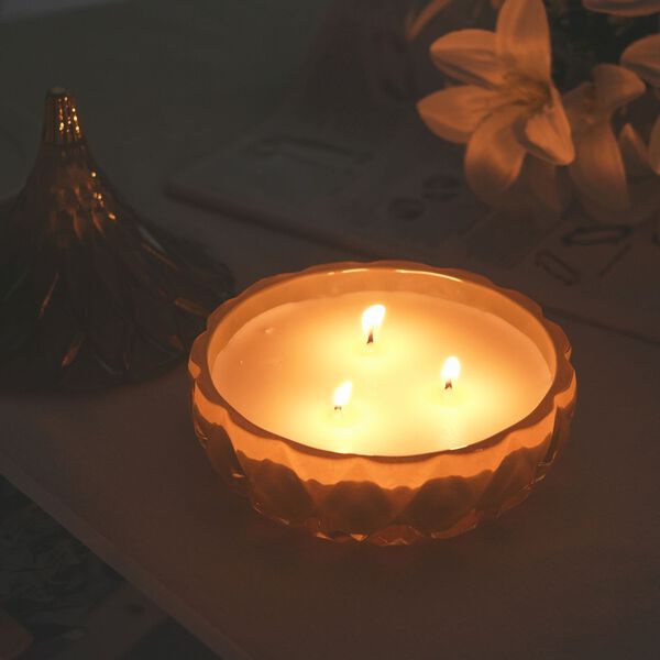 LIVMORE - Duftkerze Winterzauber-Design, 25 Std. Brenndauer, 150g, 4,5 ml &auml;therisches &Ouml;l, Lavendel und Jasmin, Gr&uuml;n image number 2