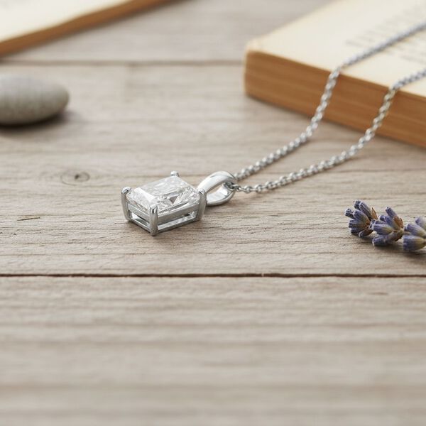 LUXURIANT SGL zertifizierter SI-GH Labor Diamant Anhänger mit 50cm Kette, 925 Silber rhodiniert - 1 ct. image number 1