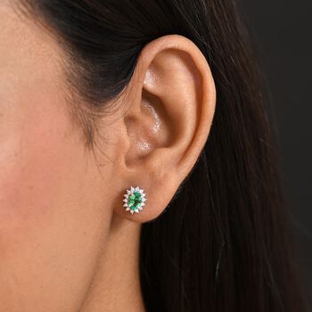 LUXURIANT AAA Labor kolumbianischer Smaragd und Moissanit Ring und Ohrringe