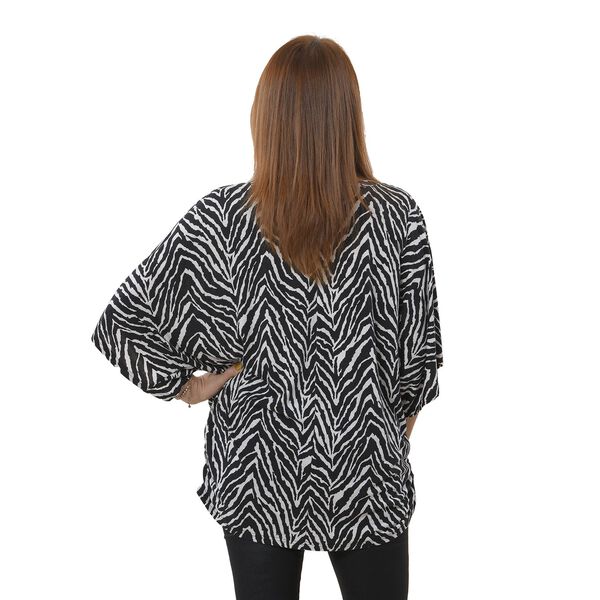 TAMSY - Drapiertes Strick-Top mit V-Ausschnitt, One Size, Zebra Schwarz/wei&szlig; image number 2