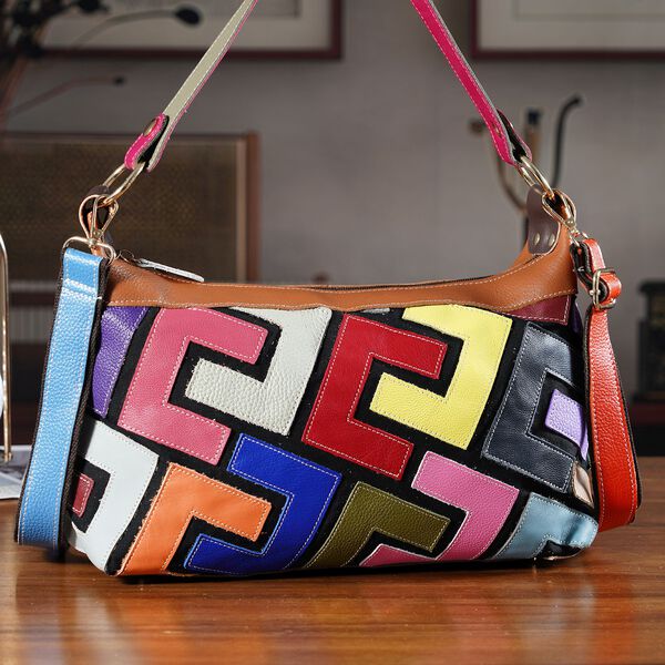 Chaos by Elsie Echtleder Crossbody mit RFID, Matt geprägtes Multicolor Design, 32 x 12.5 x 22 cm, Mehrfarbig image number 2