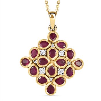 Afrikanischer Rubin (Fissure gef&uuml;llt), wei&szlig;er Zirkon Anh&auml;nger mit Kette, 925 Silber vergoldet ca. 2.81 ct