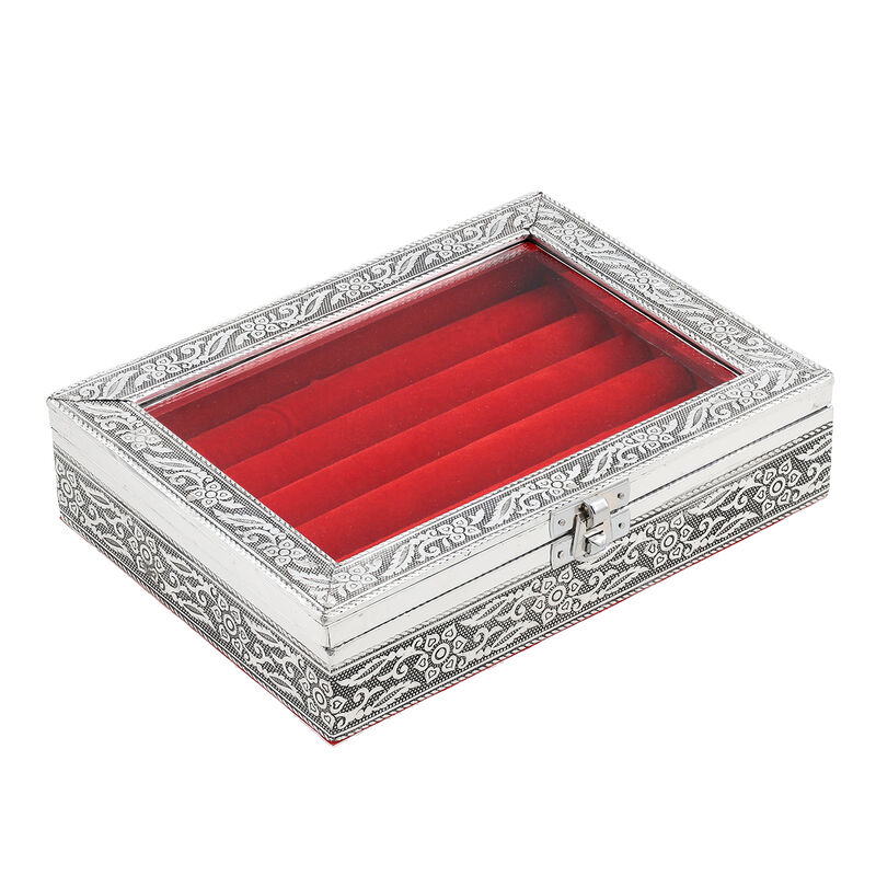 Handgefertigte Ringbox aus Aluminium mit Blumenmuster und Kratzschutzfutter in Rot image number 0
