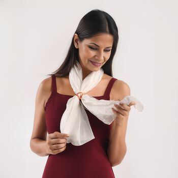 The 5th Season - 100% Satin-Seidenschal mit ros&eacute;goldenem Schalring, 50x170cm, ros&eacute;gold