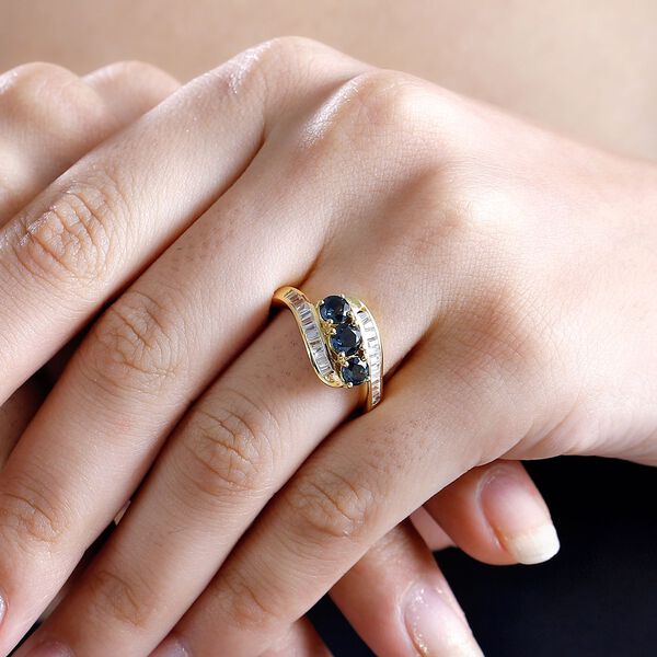 Gr&uuml;ner Saphir und Zirkon-Ring - 1,94 ct. image number 10