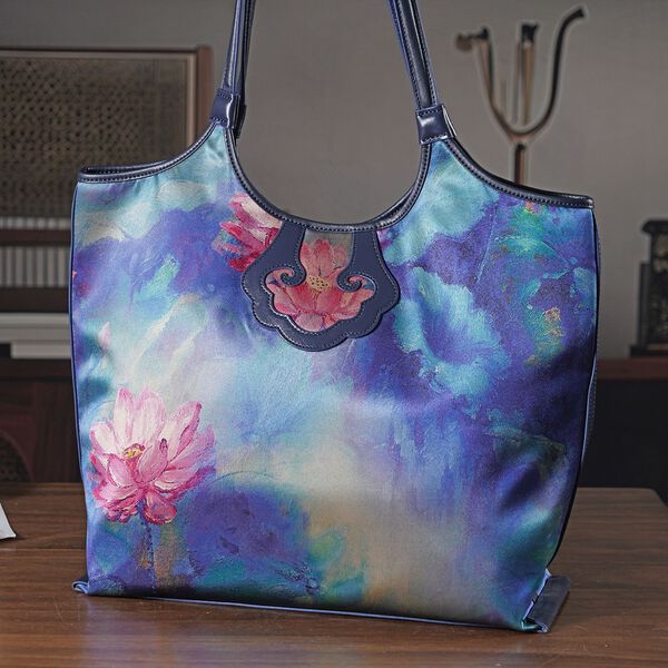 LA MAREY Brokat Handtasche aus Seide und Echtleder, 34x35x11,5cm, Blau mit rosa Blumen image number 1