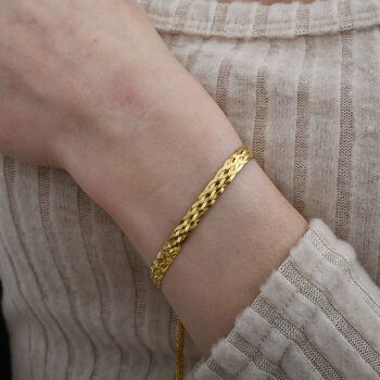 Zartes geflochtenes vergoldetes Armband