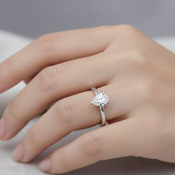 LUXURIANT SGL zertifizierter VS-EF Labor Diamant im Tropfen-Schliff Ring, 925 Silber rhodiniert - 1 ct.