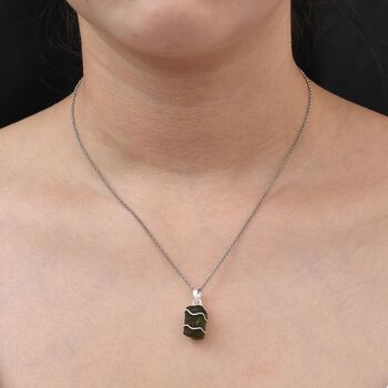 Nat&uuml;rlicher Moldavit-Anh&auml;nger mit Kette, 925 Silber, 925 Silber platiniert ca. 7.07 ct