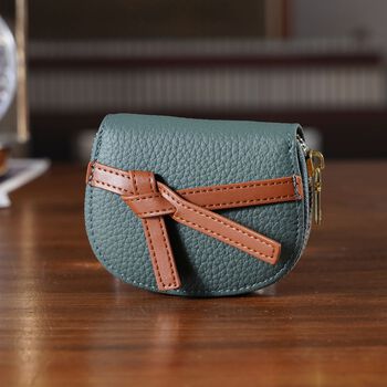 "Genuine Leather card holder with RFID Color: Blue Size:10.5*8.5*2.5cm        Wall: Genuine Leather Lining: Polyester Exterior:zipped-1 Interior: card slot-12"