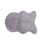 LIVMORE - 2200 GSM Kunstfell-Teppich mit Schaumstoffbasis, Fischform, 60x90 cm, Silbergrau