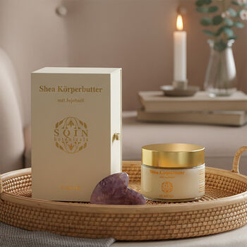 SQIN botanicals Shea K&ouml;rperbutter mit Jojoba&ouml;l inkl. Amethyst Gua Sha, 225ml