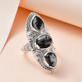 Weißer Büffel-Ring - 6,59 ct.