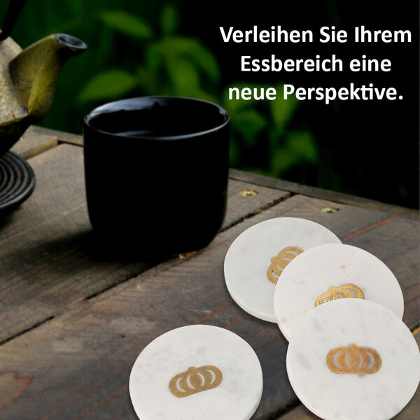 NAKKASHI - 4er-Set, Marmor Untersetzer mit Messingintarsie, Krone, Größe 10x10 cm, Weiß image number 3