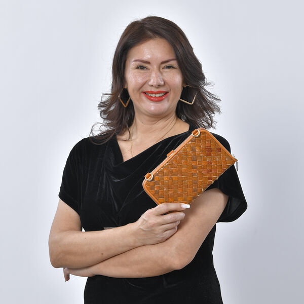 CHAOS BY ELSIE - Gewebte Umh&auml;ngetasche aus 100% echtem Leder mit RFID Schutz, Gr&ouml;&szlig;e 20x2x11 cm, Hellbraun image number 3