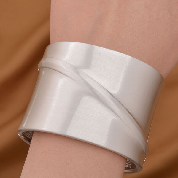 Designer Inspiriert Armreif, Silberfarben image number 2