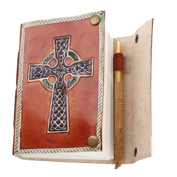 Kreuzgepr&auml;gtes Leder Notizbuch und 1 Holzstift, braun image number 6