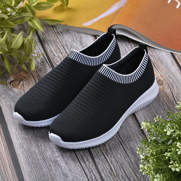 Sportliche Slip-On-Sneaker, Gr&ouml;&szlig;e 36, Schwarz image number 1