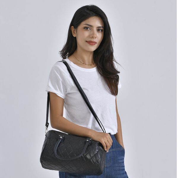 Stylische Echtleder Crossbody-Tasche mit glänzender Optik, Schwarz image number 8