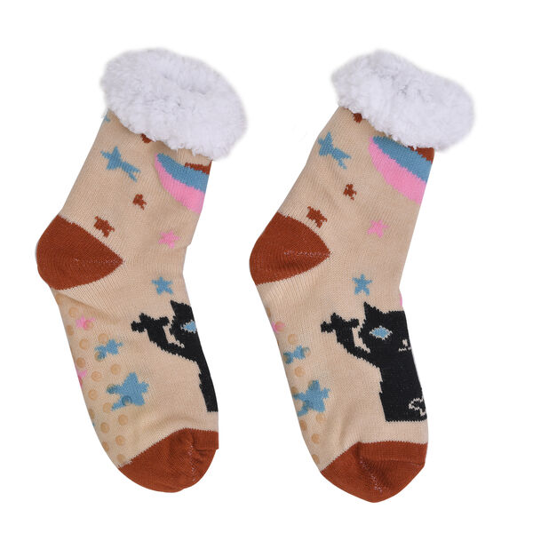 2er-Set W&auml;rmflasche mit Pl&uuml;schbezug, 2000ml und 1 Paar rutschfeste Haus Socken mit Sherpa Futter, Einheitsgr&ouml;&szlig;e 18x32 cm&nbsp; image number 2