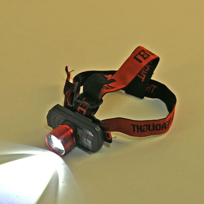 "Item No.:MR-HR3018Z Rechargable Headlamp,                                                     *ZOOM Function = adjustable lighting distance.                                                  *Micro USB Charge + USB Cable Included.