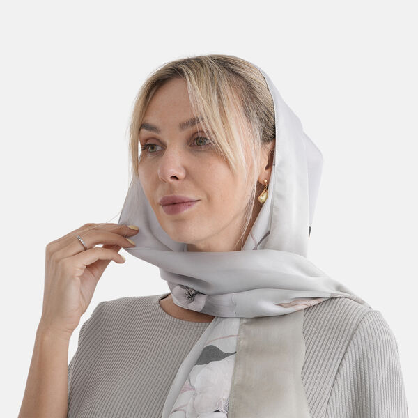 LA MAREY Signature Set mit Seidenschal und Seidentropfen-Ohrringen, 100% Maulbeerseide, 65 x 170 cm, Perlgrau mit Beige image number 4