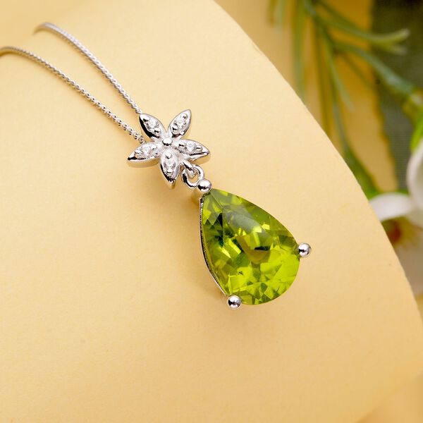 Nat&uuml;rlicher Peridot und floraler Zirkon-Anh&auml;nger mit Kette, 925 Silber rhodiniert, 3,77 ct. image number 3