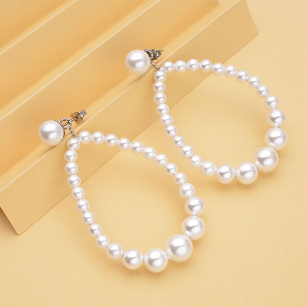 Wei&szlig;e Muschelkernperlen-Ohrringe und Charme, reiner Edelstahl image number 1