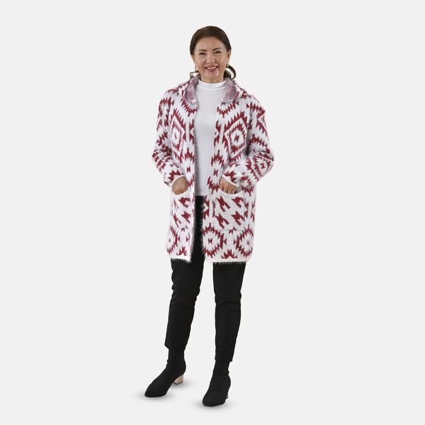 TAMSY - Kuschelweicher, langer Cardigan mit Kapuze und Taschen, 110x82cm, rot wei&szlig;