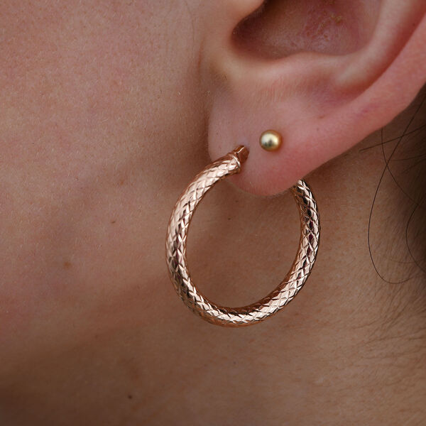 Infinity Creolen mit Diamantschliff-Muster in ros&eacute;vergoldetem Silber image number 2