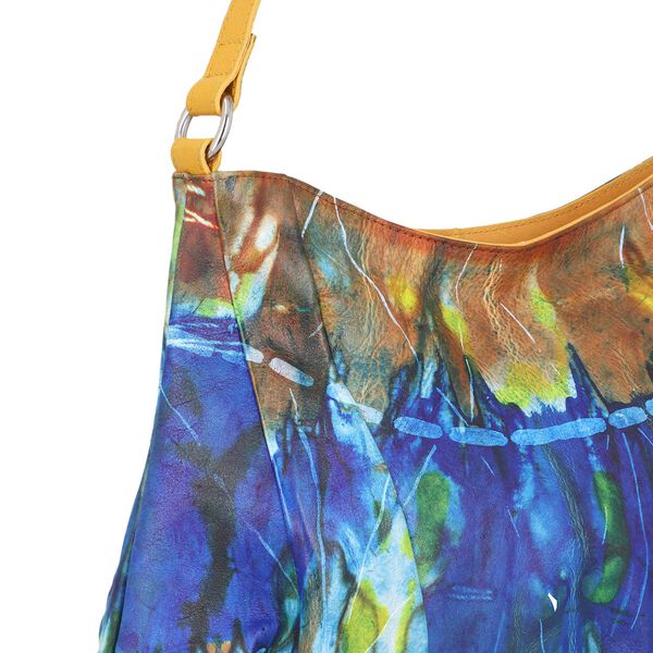 SUKRITI: Handbemalte Hobo-Tasche aus 100% Leder, Tie-Dye Druck, Blau-Orange-Braun&nbsp; image number 6