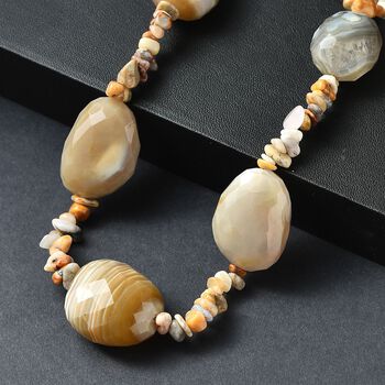 Achat und verr&uuml;ckte Spitze-Achat-Halskette, 60cm - 560 ct.