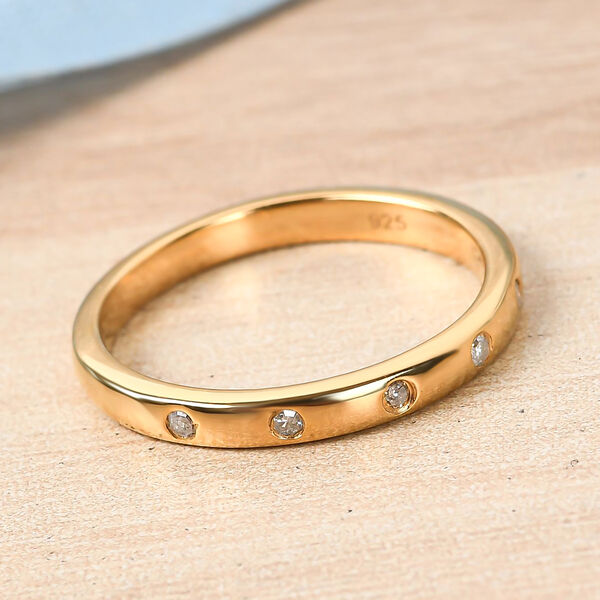 Schlichter, funkelnder Bandring in vergoldetem Silber image number 2