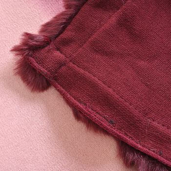 Damen Poncho aus Kunstfell f&uuml;r Herbst und Winter, Wei&szlig; und dunkelrot