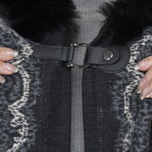 TAMSY - Designer Kunstfell Ruana, Schwarz image number 7