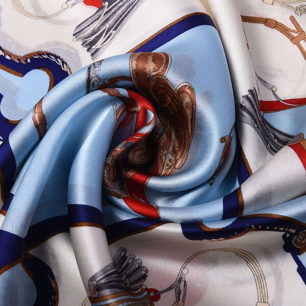 LA MAREY: Bedruckter Schal aus 100% Maulbeerseide, Kutschenmuster, inkl. Geschenkbox, Hellblau-Beige image number 5