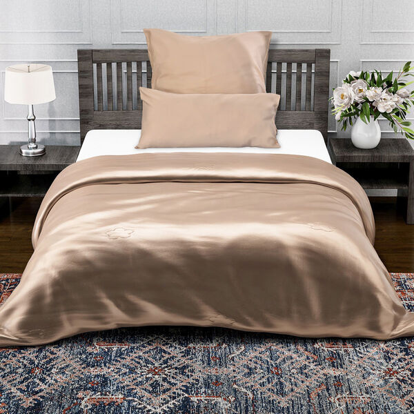 Serenity Night - 100% Bambus-Steppdecke mit Bambusf&uuml;llung und 2er-Set Bambus-Kissenbez&uuml;ge Champagner image number 0