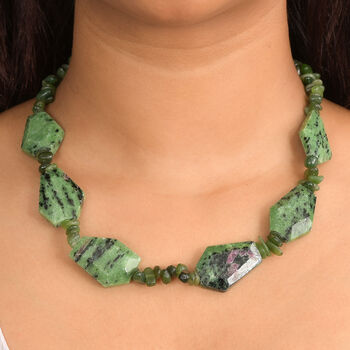 EverTrue Rubin Zoisite und Nephrit 45cm Halskette - 485 ct.