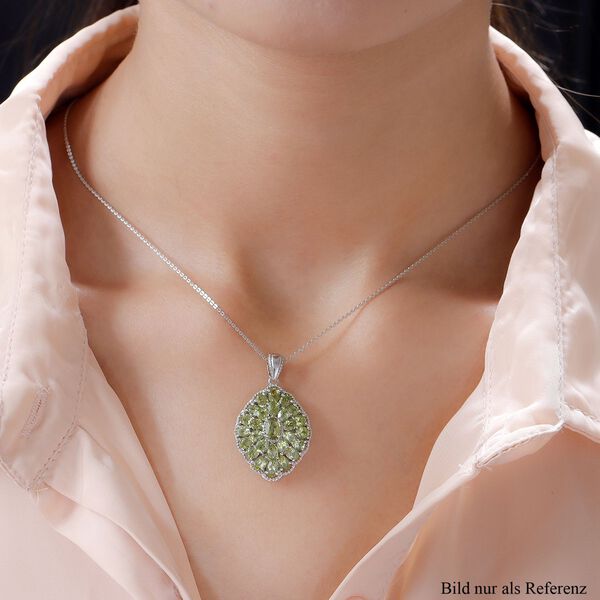 Nat&uuml;rlicher Peridot-Cluster-Anh&auml;nger mit Kette in Silber, 5,93 ct. image number 2