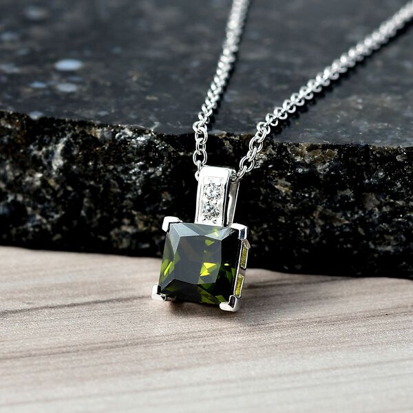 D'Joy Peridot Zirkonia, Wei&szlig;er Zirkonia Anh&auml;nger 925 Silber und 316L Edelstahlkette 50 cm image number 1