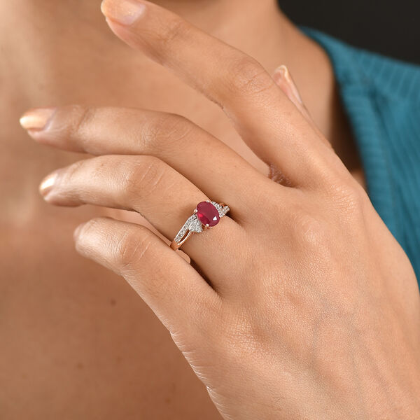 D'Joy afrikanischer Rubin und Zirkon Ring - 2,26 ct. image number 3