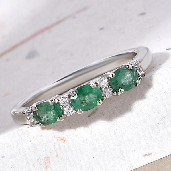 AAA Smaragd und weißer Zirkon-Ring in Silber image number 2